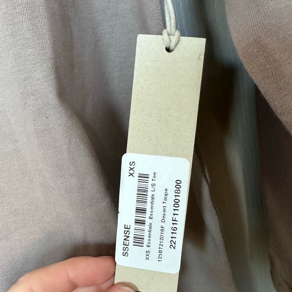 Fear of God Essentials Desert Taupe Logo Long Sleeve Tee NWT XXS - Picture 5 of 10